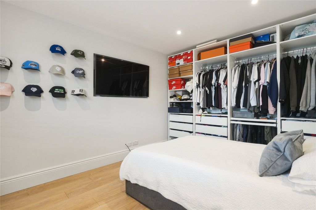 Additional image 20 of 5 bed detached house for saleThe Crescent, Loughton, Essex IG10