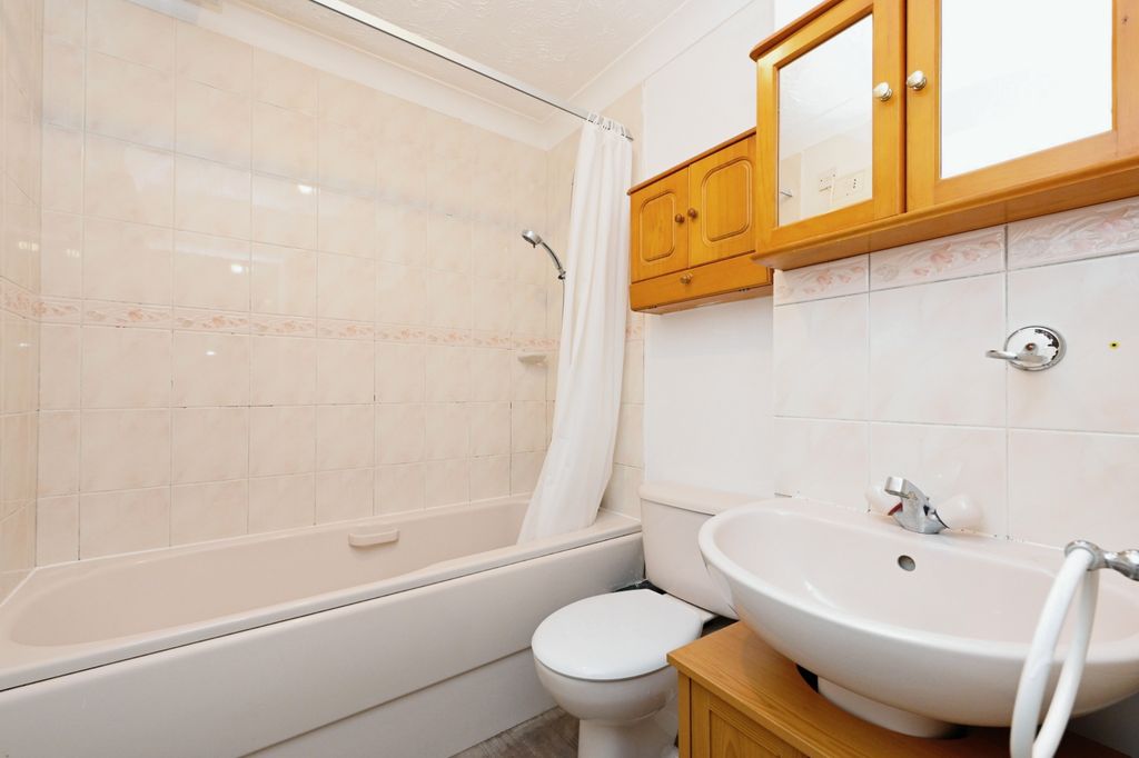 Property photo 3 of 17 Photography