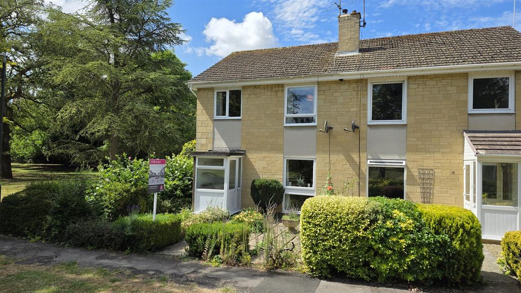 Property photo 1 of 17 858.Jpg