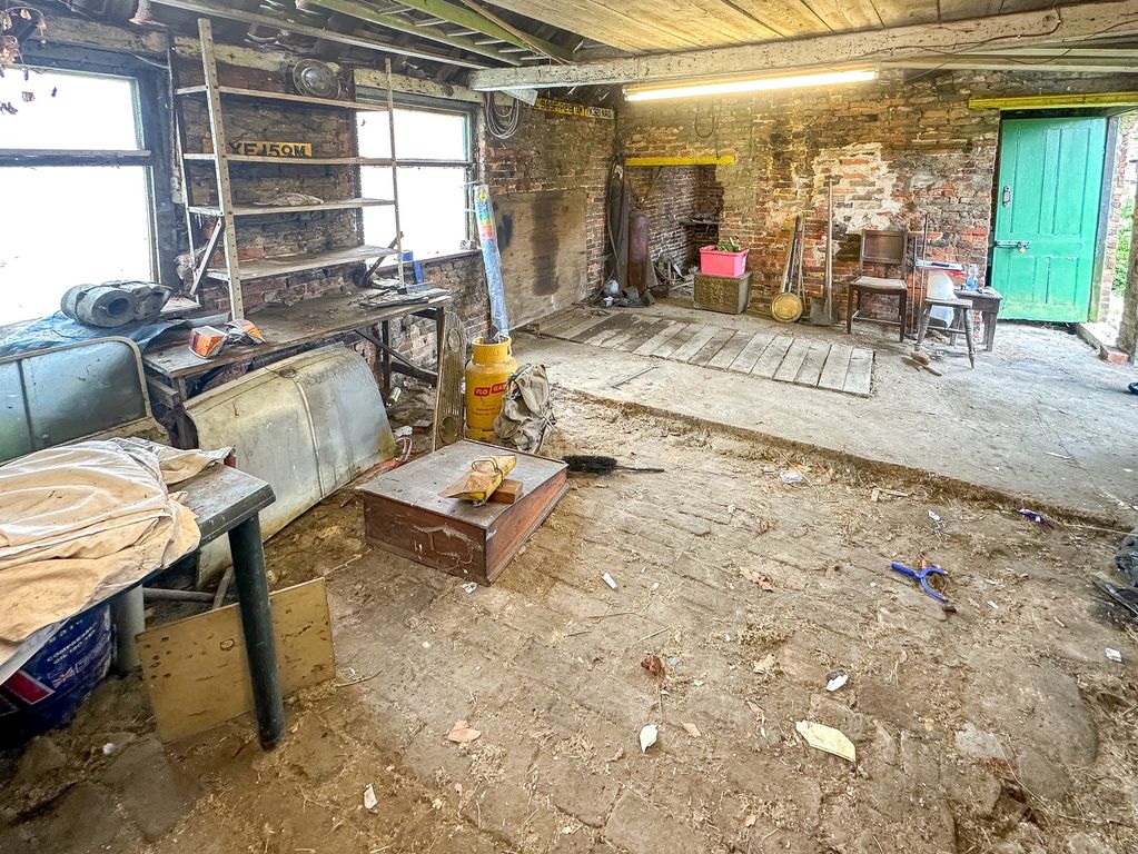 Property photo 3 of 6