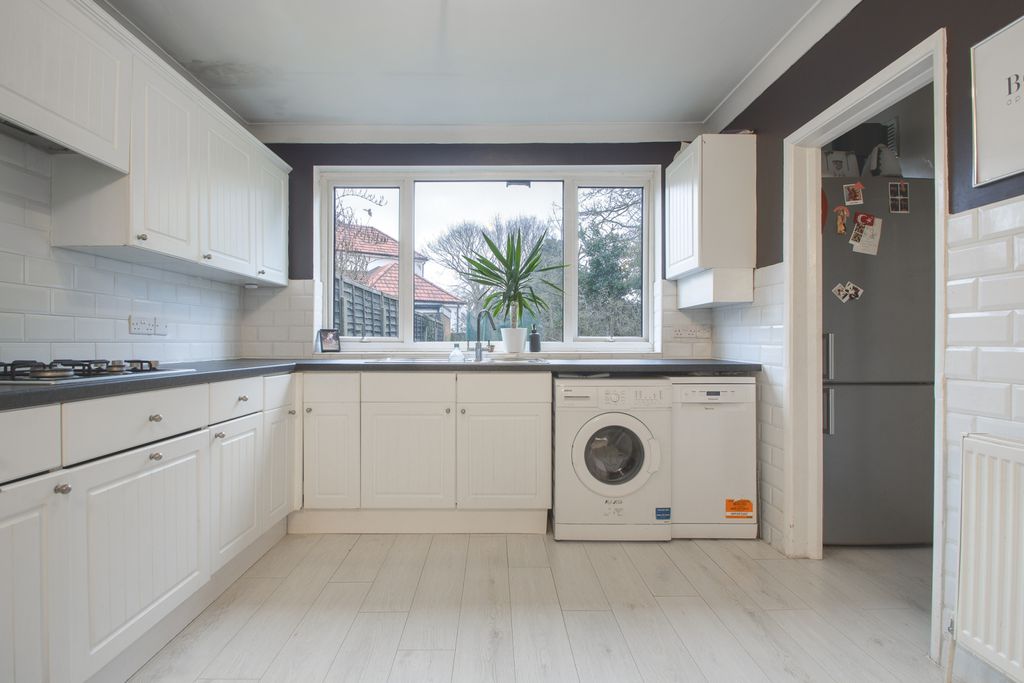 Property photo 3 of 12 Gallery