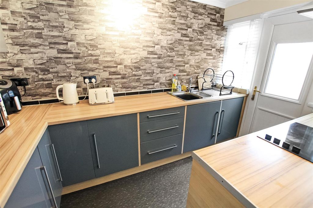 Property photo 3 of 13 Kitchen.Jpg