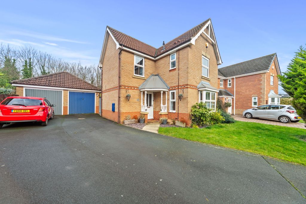 Property photo 1 of 32