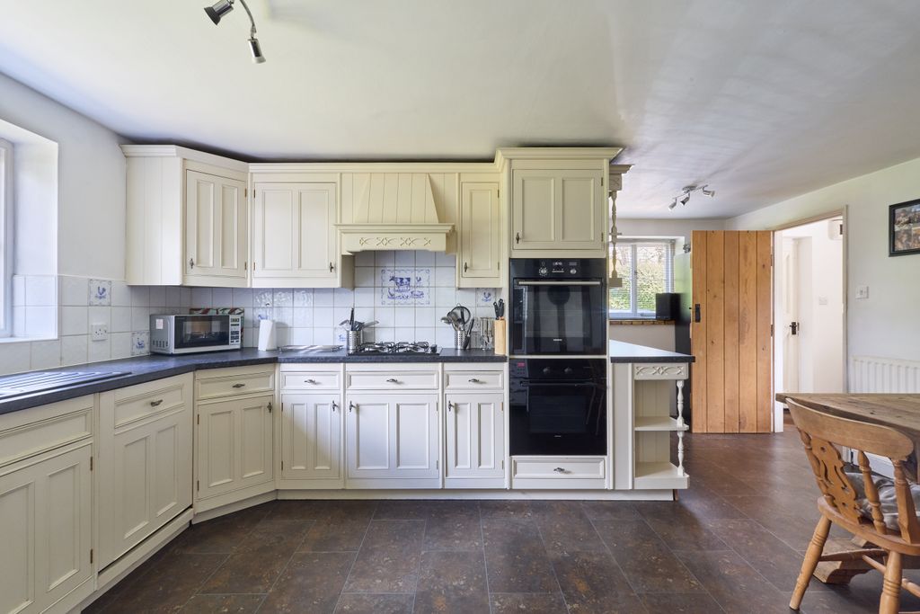 Property photo 3 of 33 Spring House, Burwell 1604260012