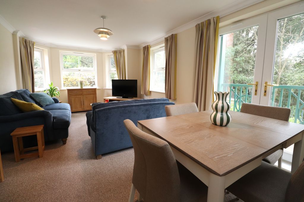 Property photo 3 of 9 Photo 12