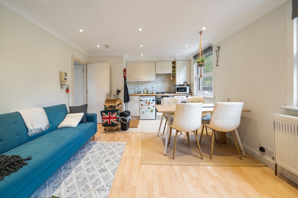 Property photo 3 of 12