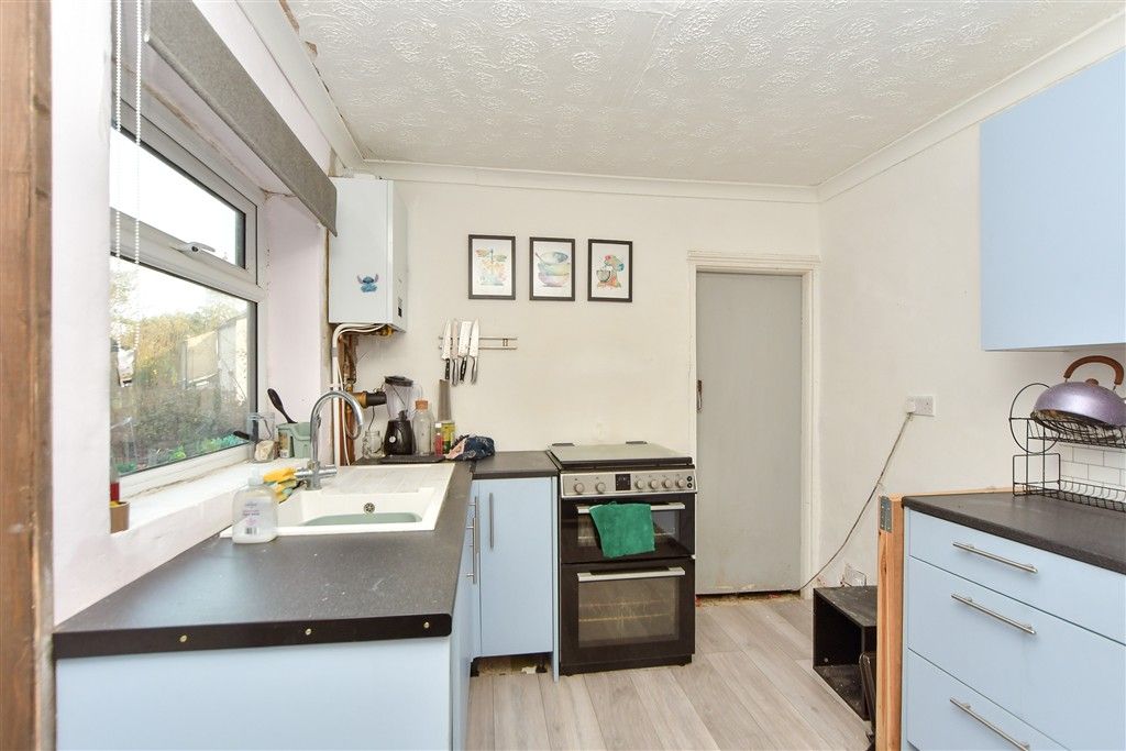 Property photo 2 of 8 Kitchen