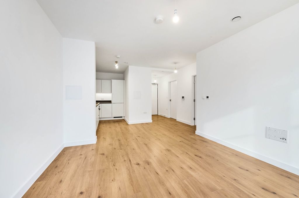 Property photo 3 of 5 Picture No. 05