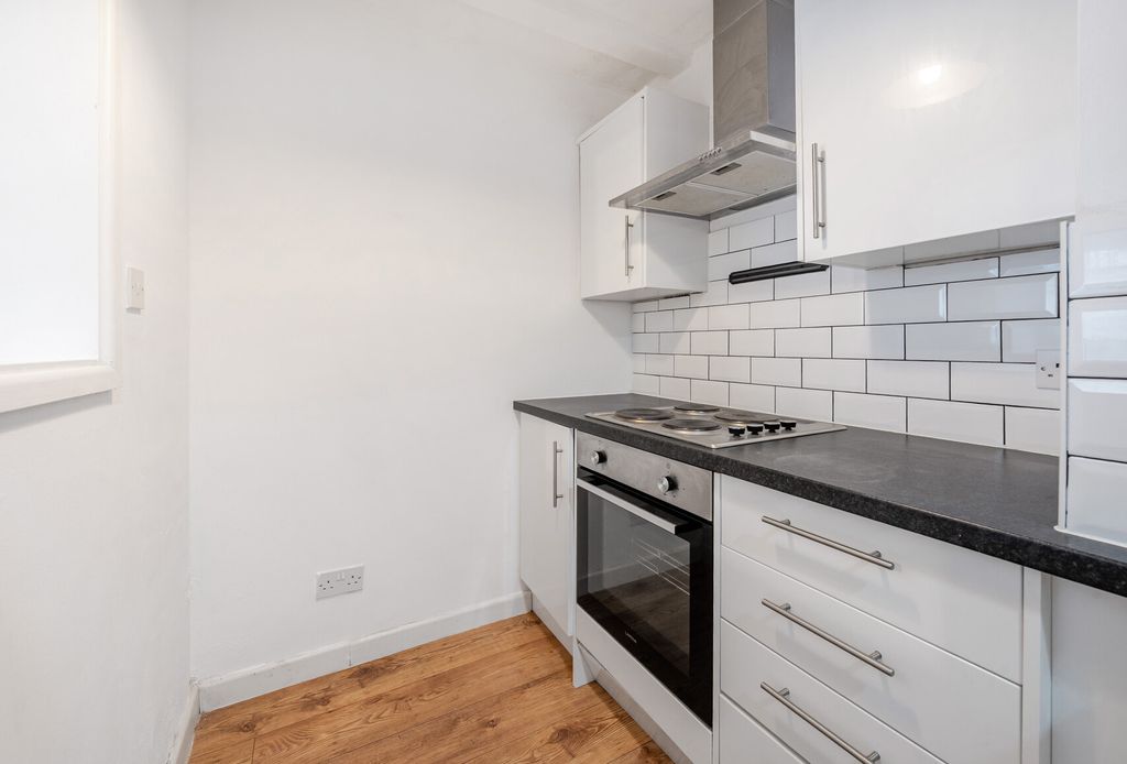 Property photo 2 of 9 1303160-5-6846E56...