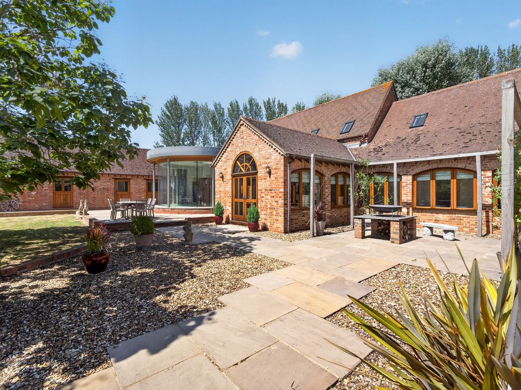 Property photo 2 of 49