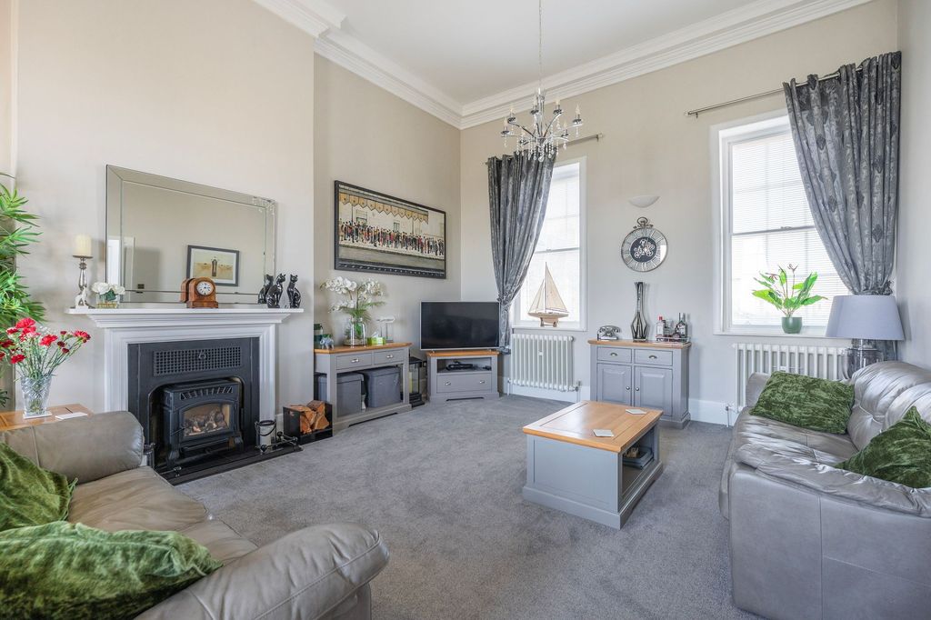 Property photo 3 of 21