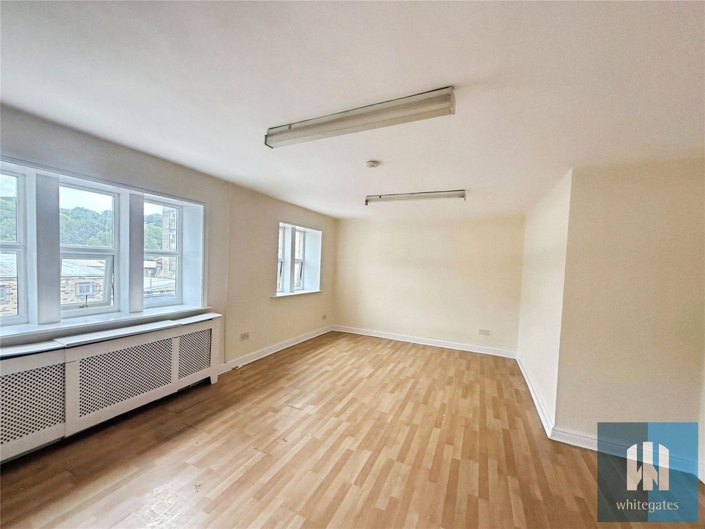 Property photo 3 of 10 Picture No. 11