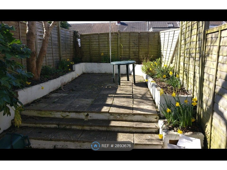 Property photo 3 of 8 Garden With Furniture