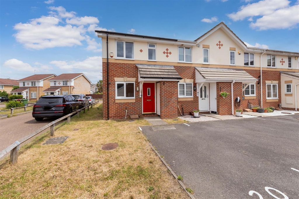 Property photo 2 of 14 20 Palace Close-3.Jpg