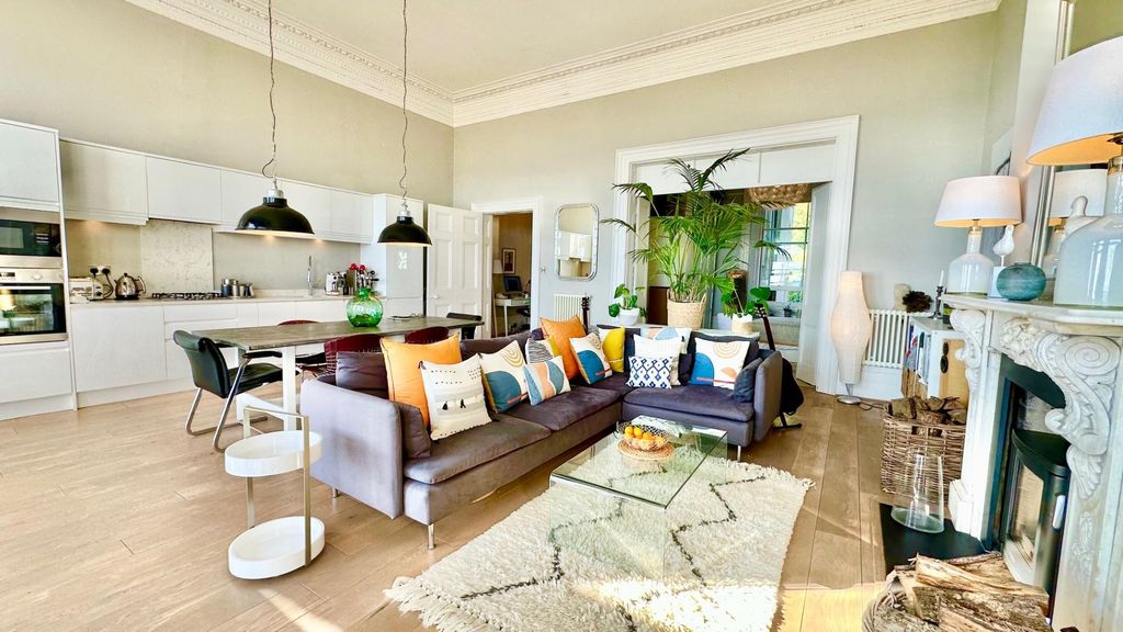 Property photo 1 of 35