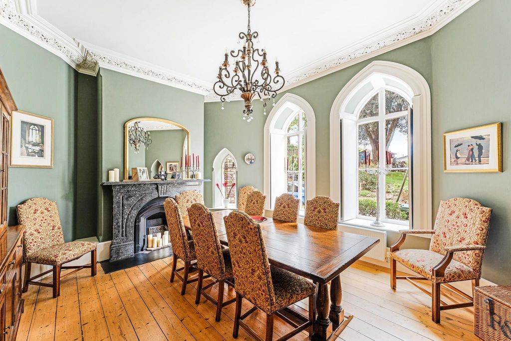 Property photo 2 of 27 Image