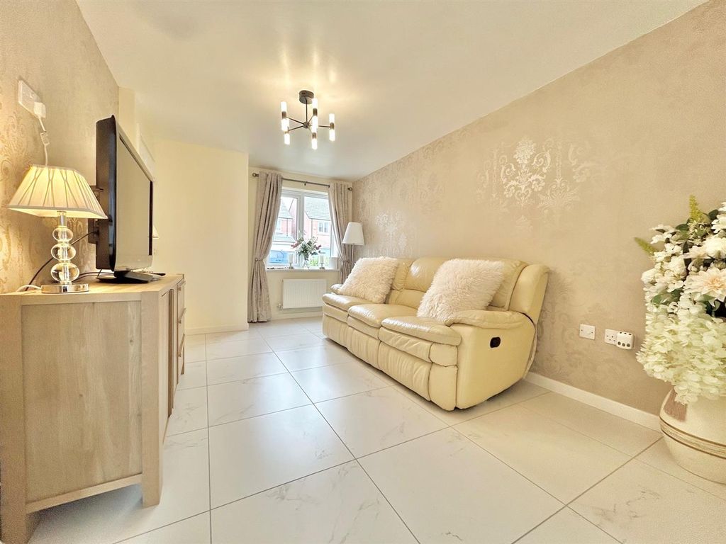 Property photo 2 of 10 Lounge 2.Jpg