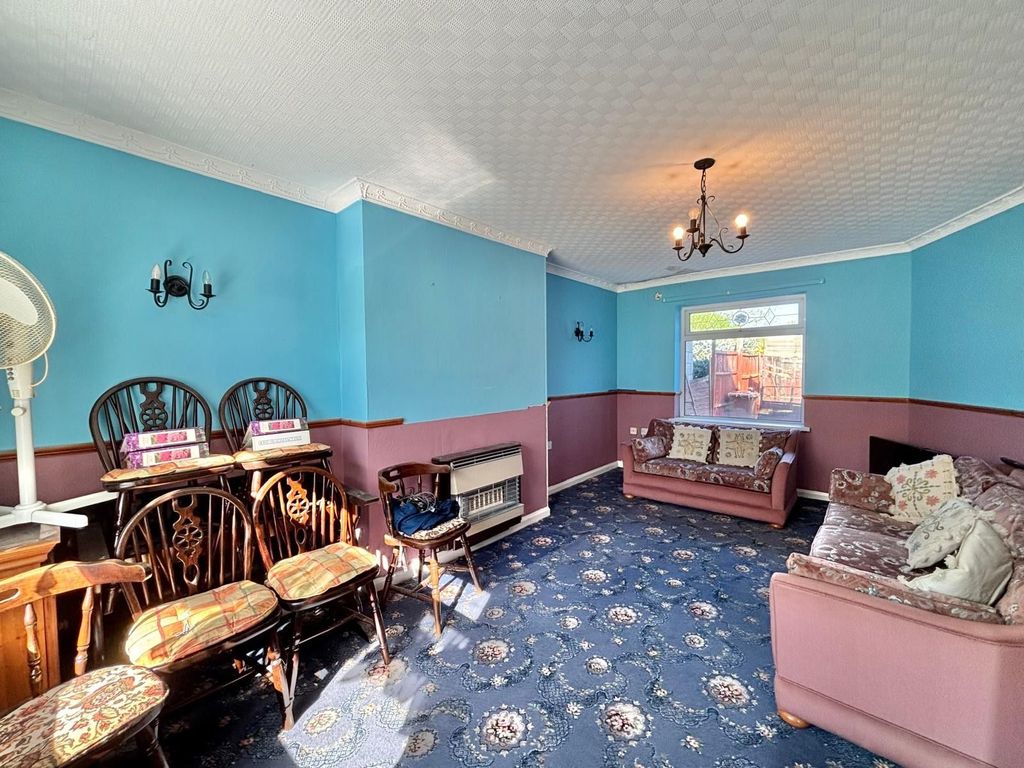 Property photo 2 of 21