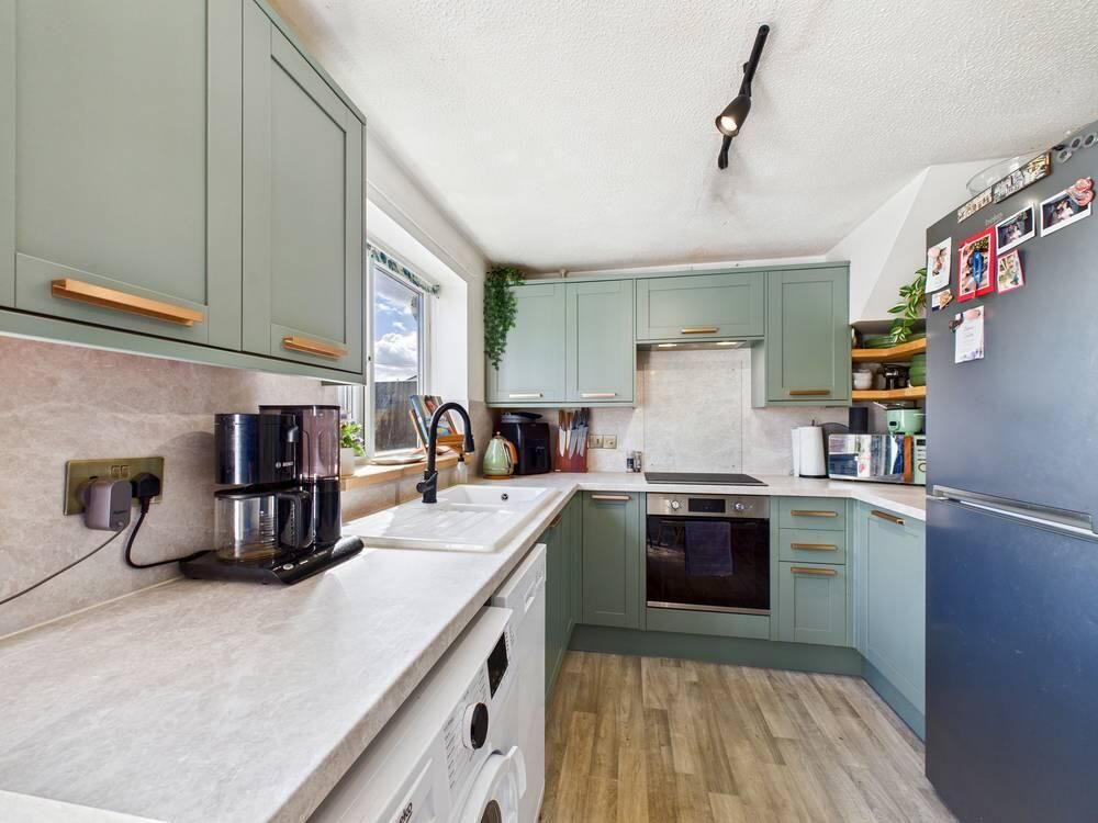 Property photo 2 of 15 Kitchen