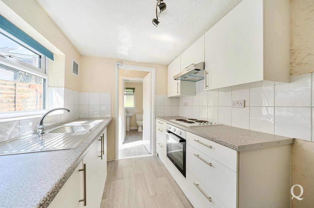 Property photo 2 of 23 2Ab5B40E-2B64-45c...