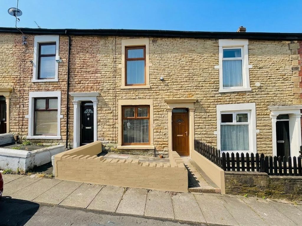 Property photo 1 of 14 External