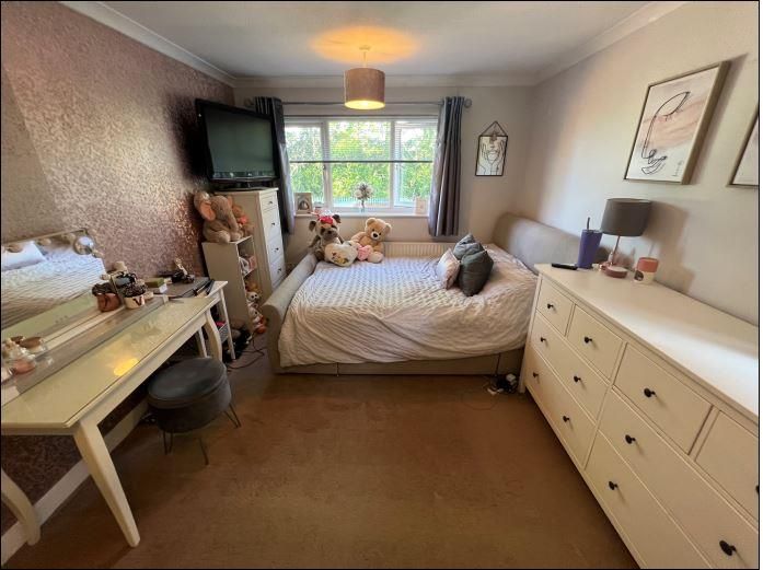 Property photo 2 of 7 Bedroom