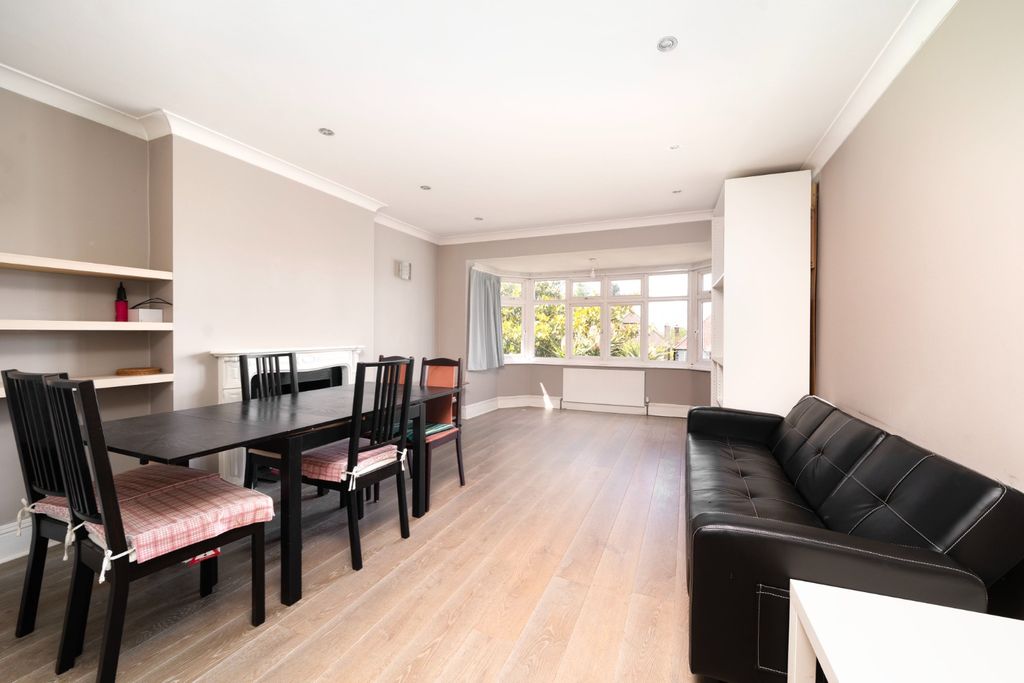 Property photo 2 of 11 5202842