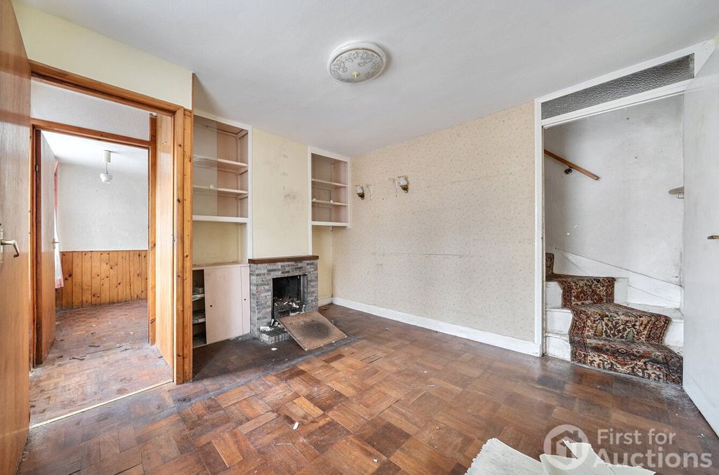 Property photo 3 of 19 3