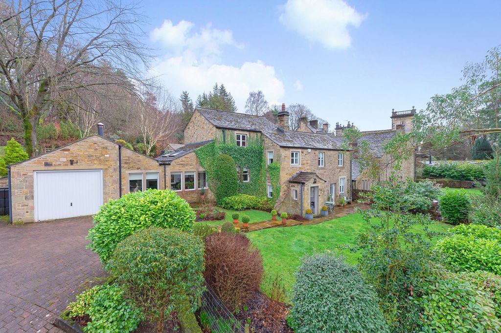 Property photo 1 of 32