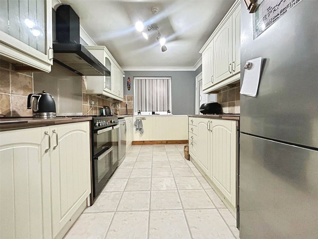 Property photo 2 of 14 Picture No. 16