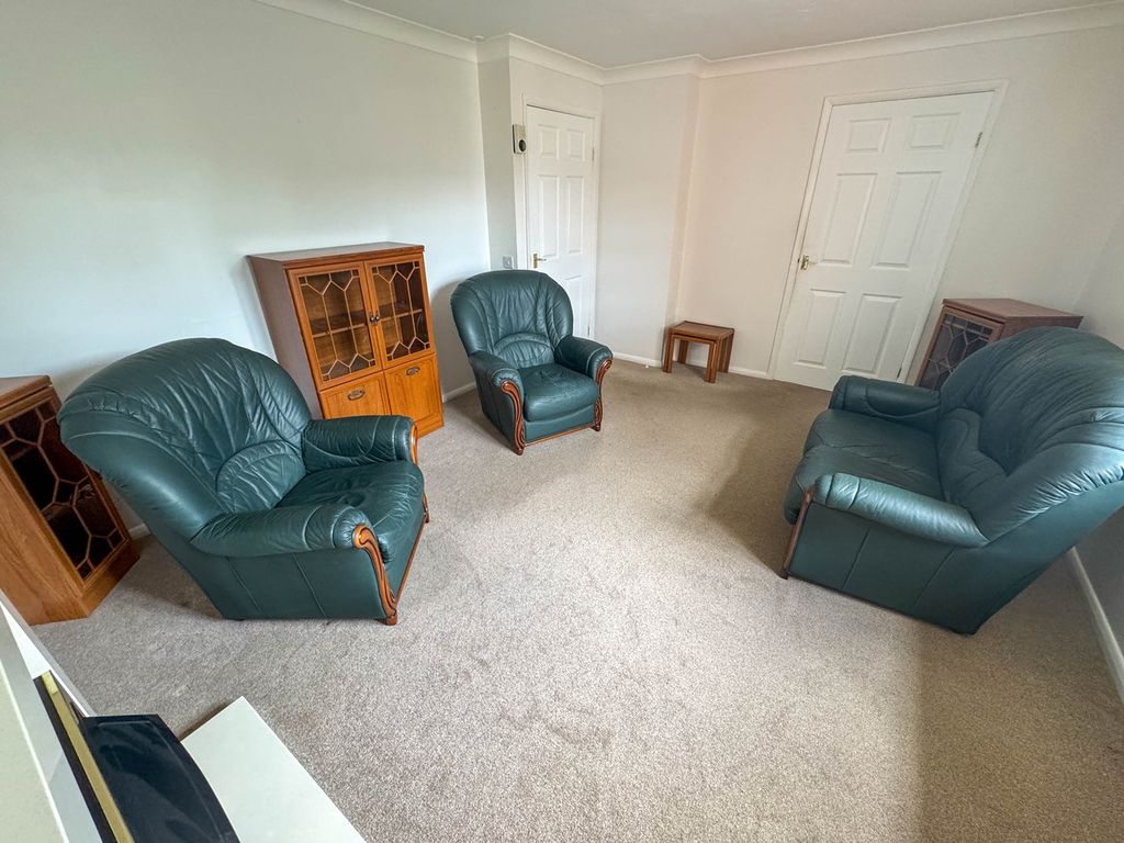 Property photo 3 of 11