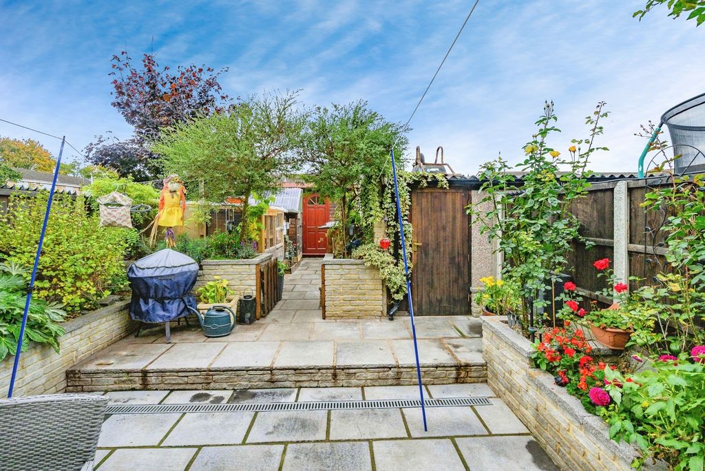 Property photo 2 of 17 Photo