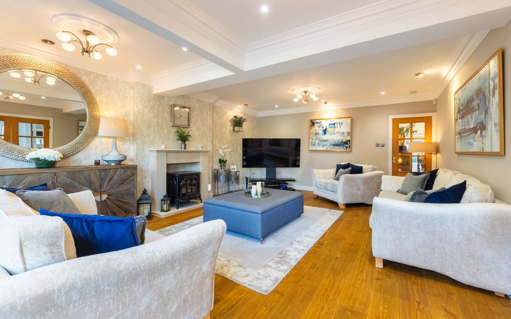 Property photo 3 of 51