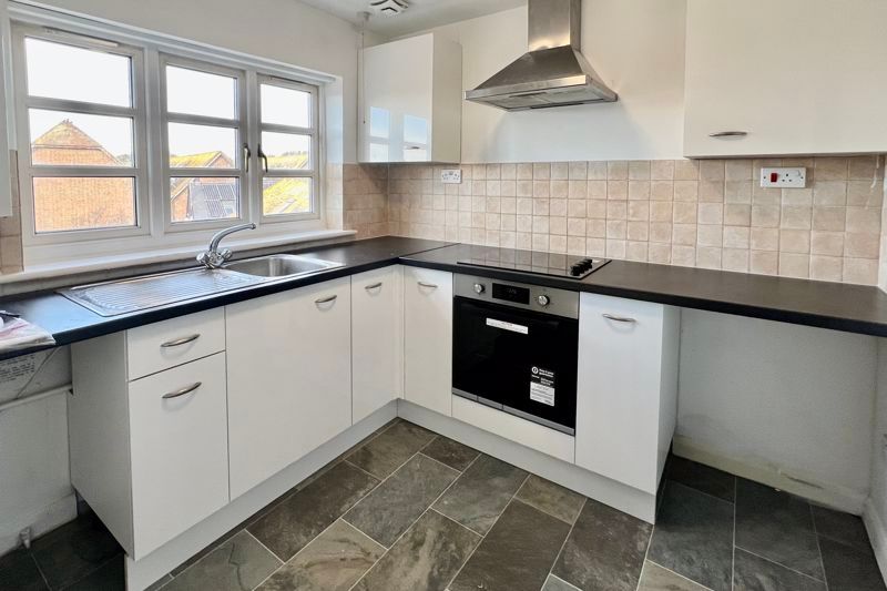 Property photo 2 of 5 Kitchen