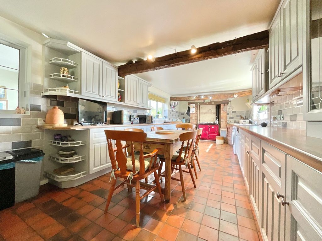 Property photo 3 of 47