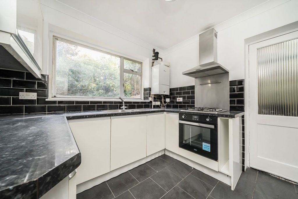 Property photo 2 of 6