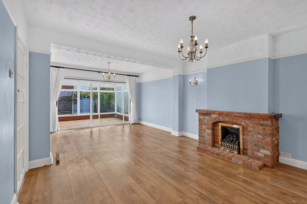 Property photo 3 of 19