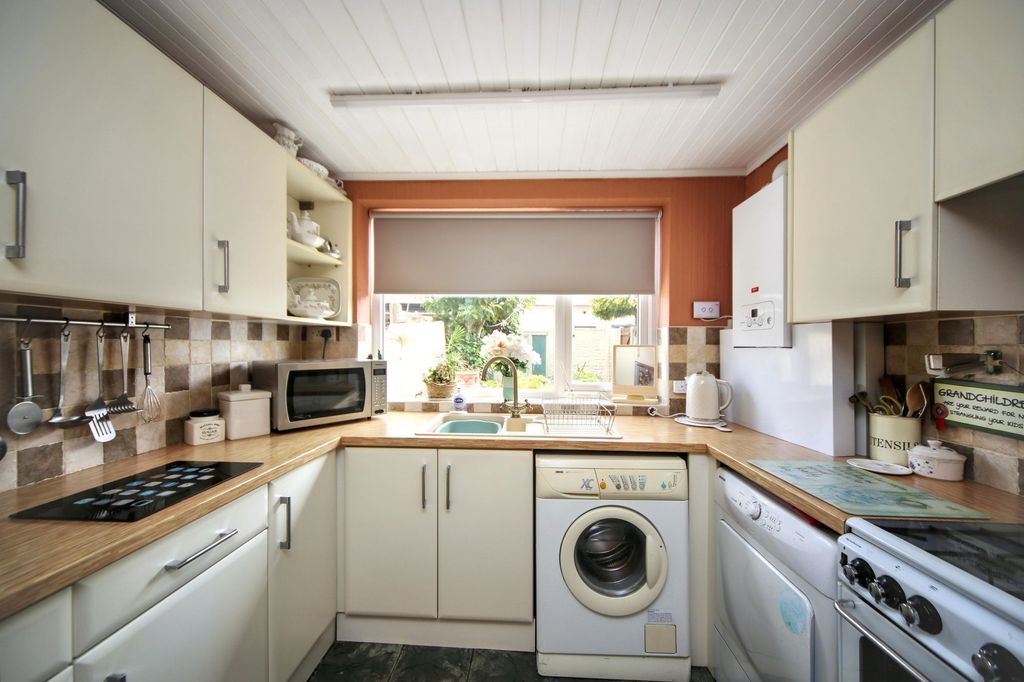 Property photo 3 of 18