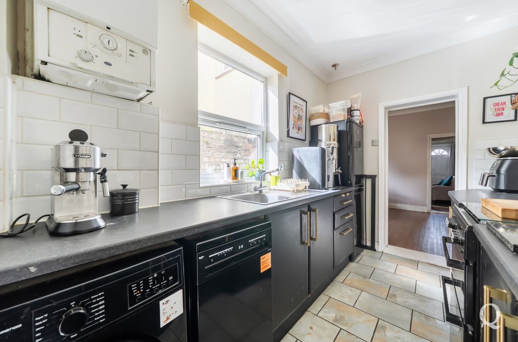 Property photo 2 of 23 8ce53B08-2E0F-44d...