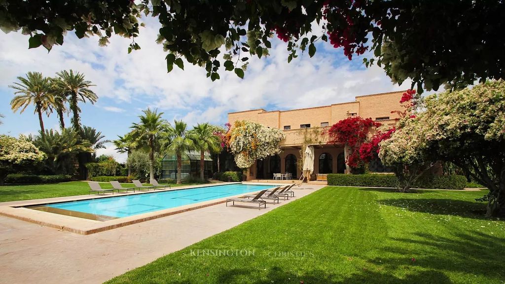 Property photo 2 of 35 Swimming Pool