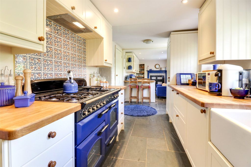 Property photo 2 of 26 Picture No. 20