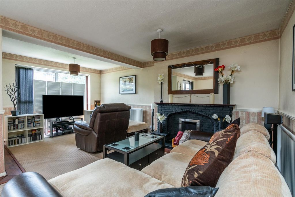 Property photo 3 of 14 22 Merecote Road_10.Jpg