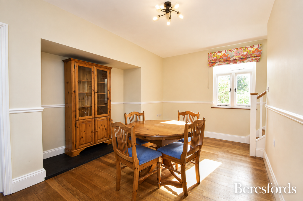 Property photo 3 of 10 Dining Area