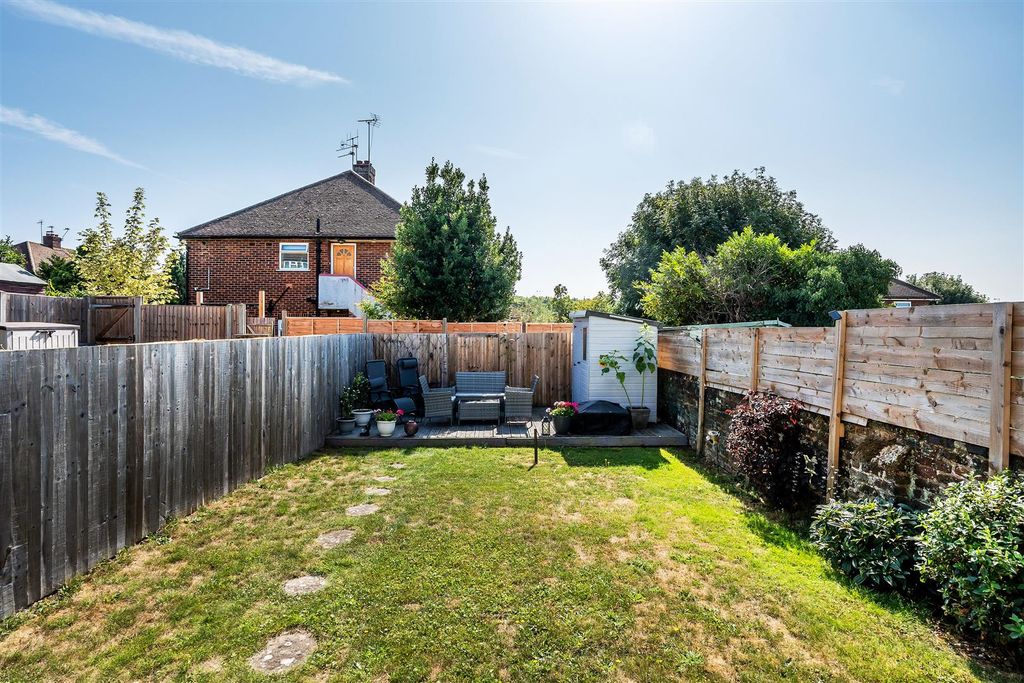 Property photo 2 of 16 336-Kingston-Road-23.Jpg