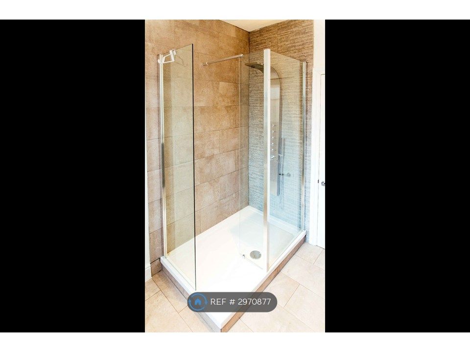 Property photo 2 of 32