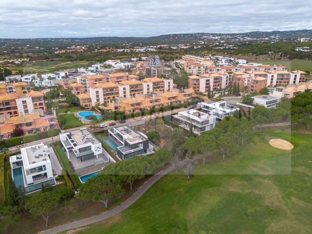 Property photo 1 of 11 Plot With Project Approved , Facing The Golf, Vilamoura