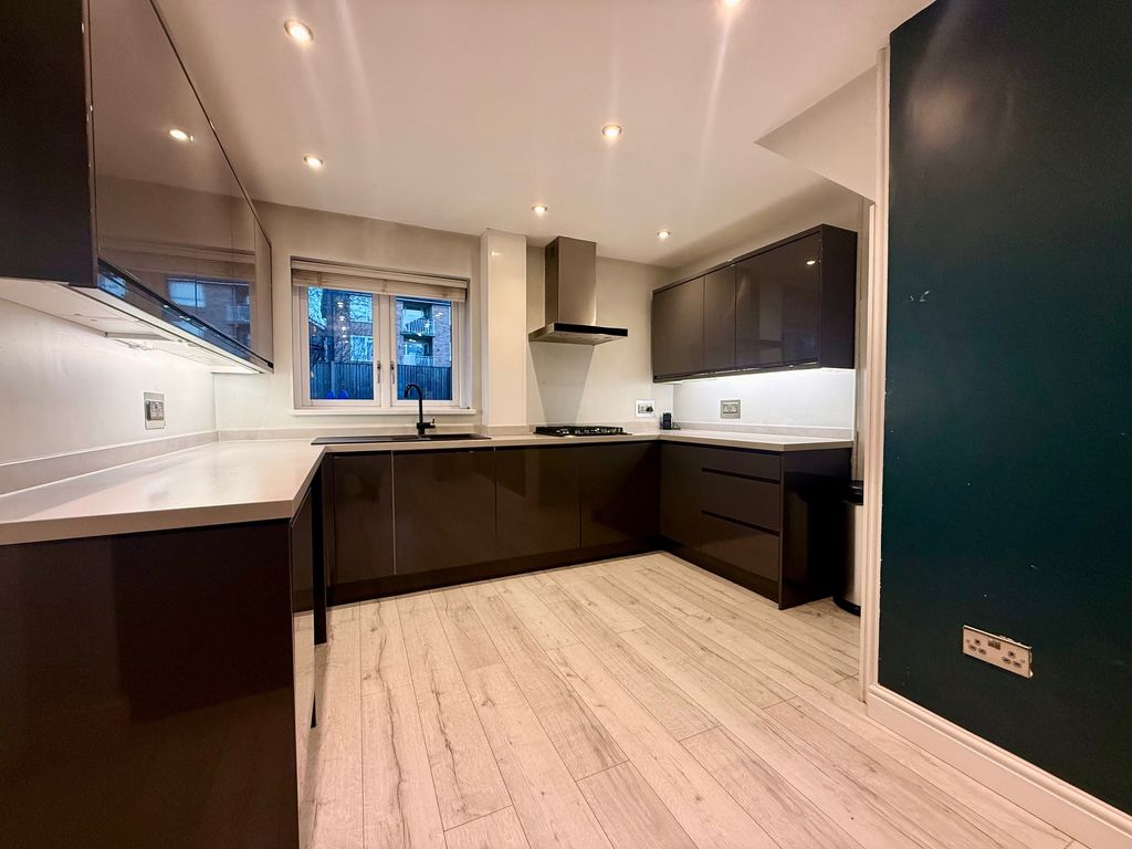 Property photo 2 of 13 Kitchen