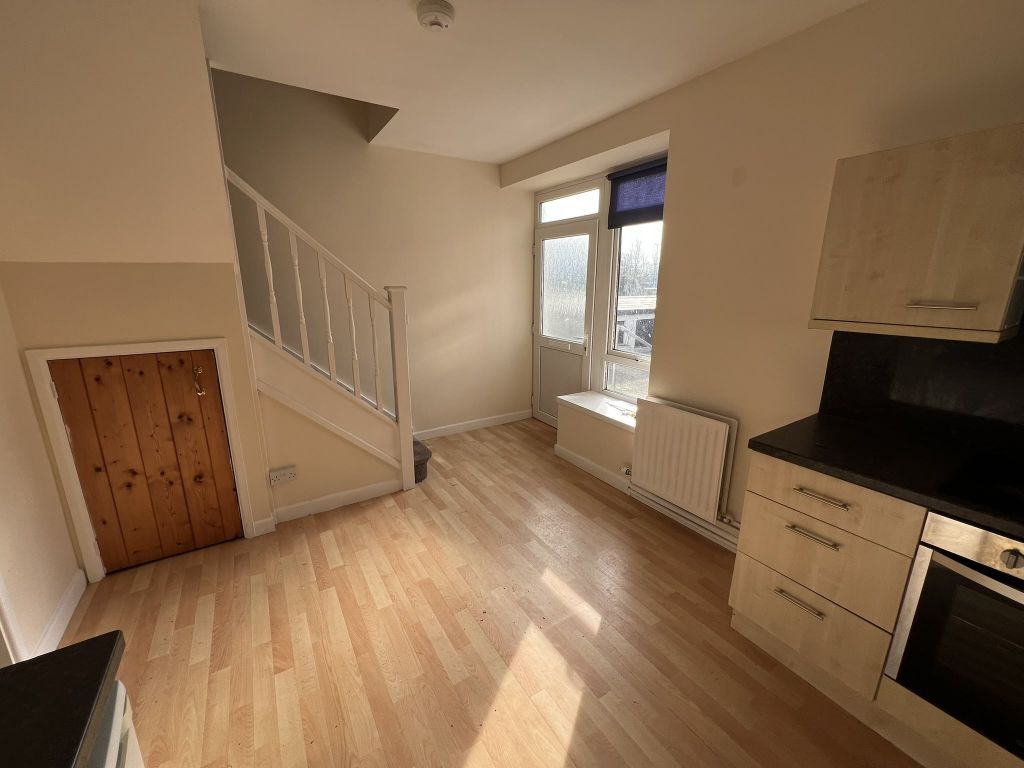 Property photo 3 of 8 Img_3873