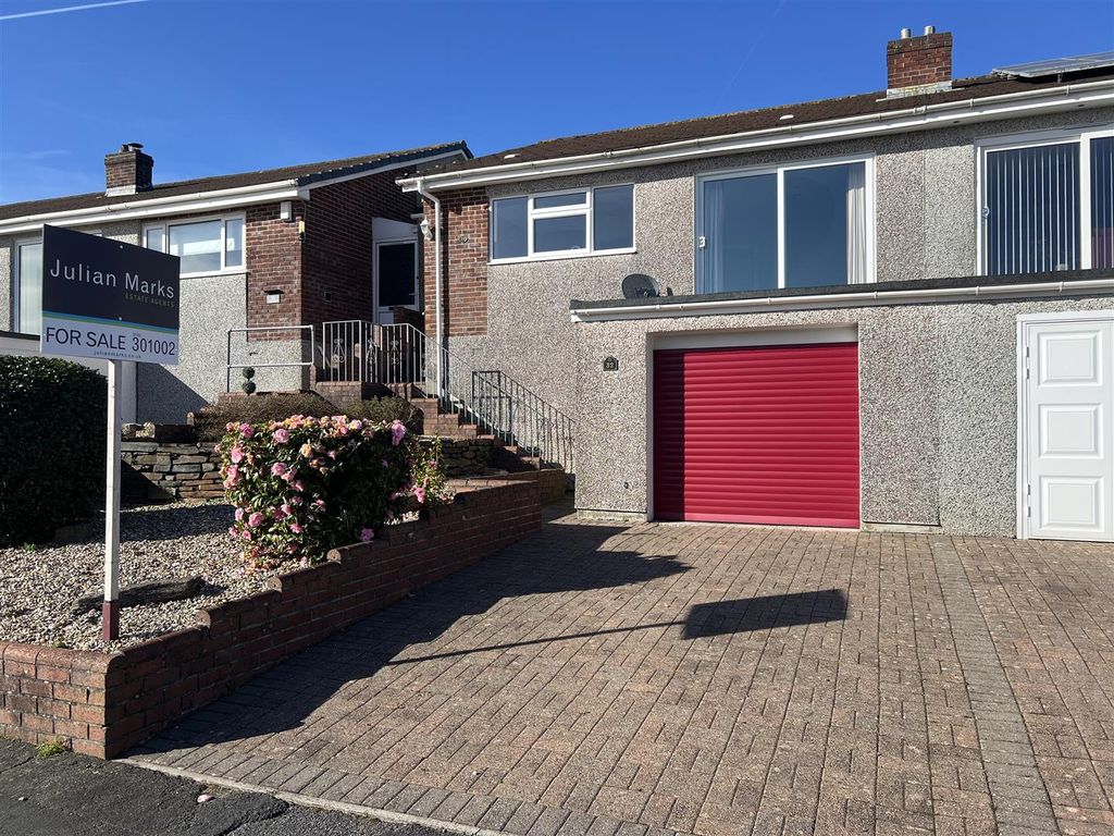 Property photo 1 of 19 Tithe Road, Plympton, Plymouth Pl7 4Qq