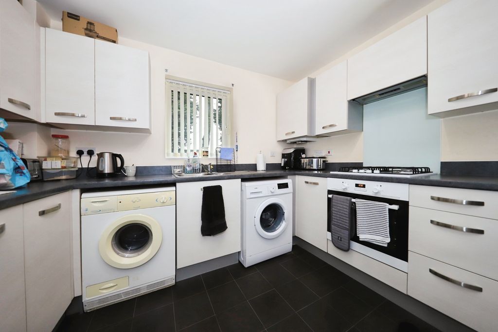 Property photo 2 of 17 Photo